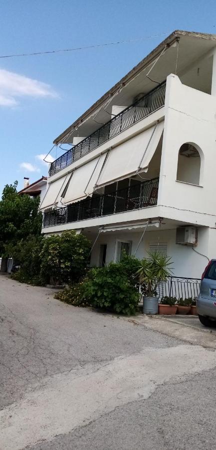 Γεώργιος Παπαϊωάννου Ενοικιαζόμενα Δωμάτια Khrónia Екстериор снимка